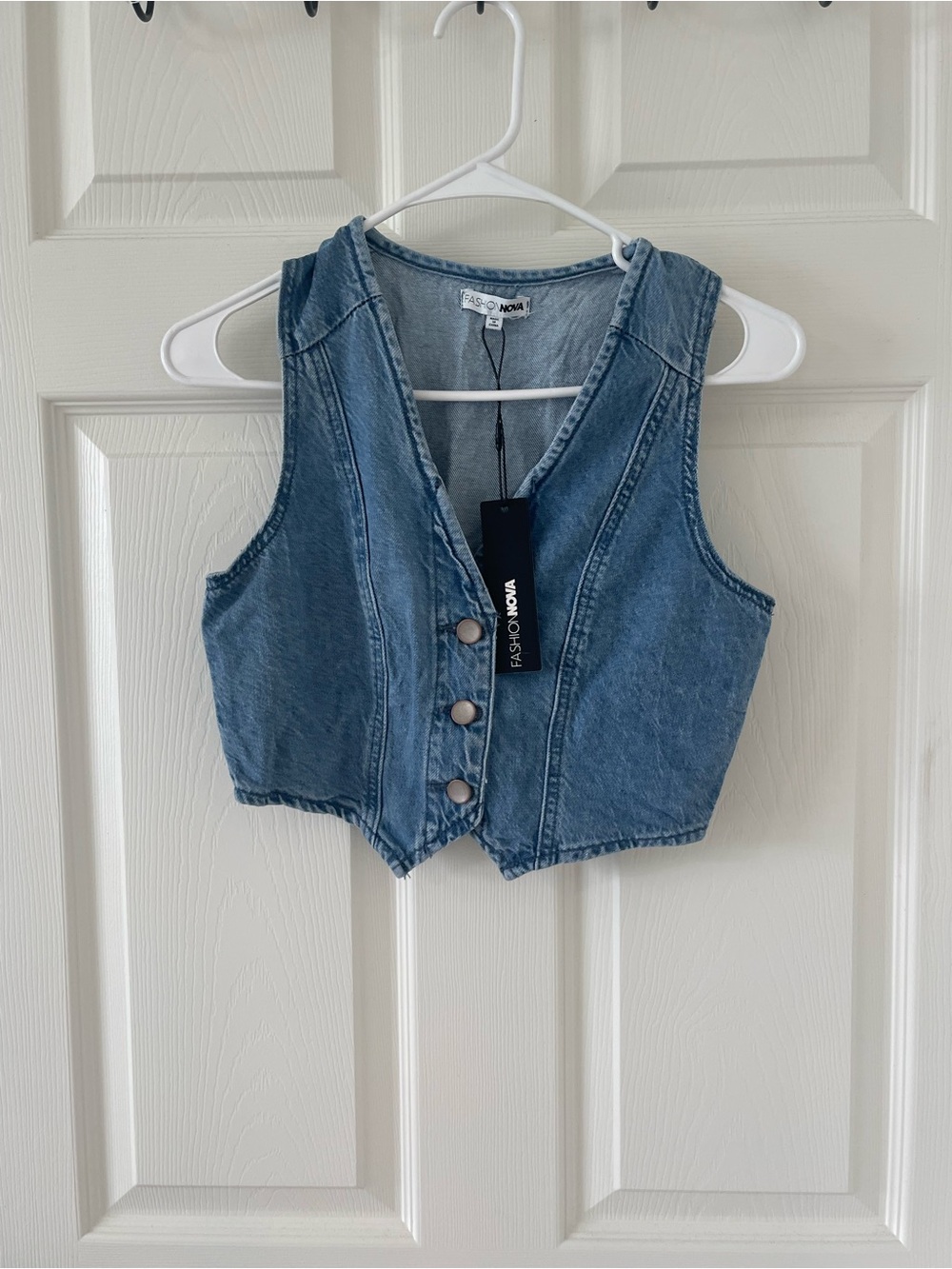 Fashion Nova Medium Blue Denim Button-Front Crop Vest